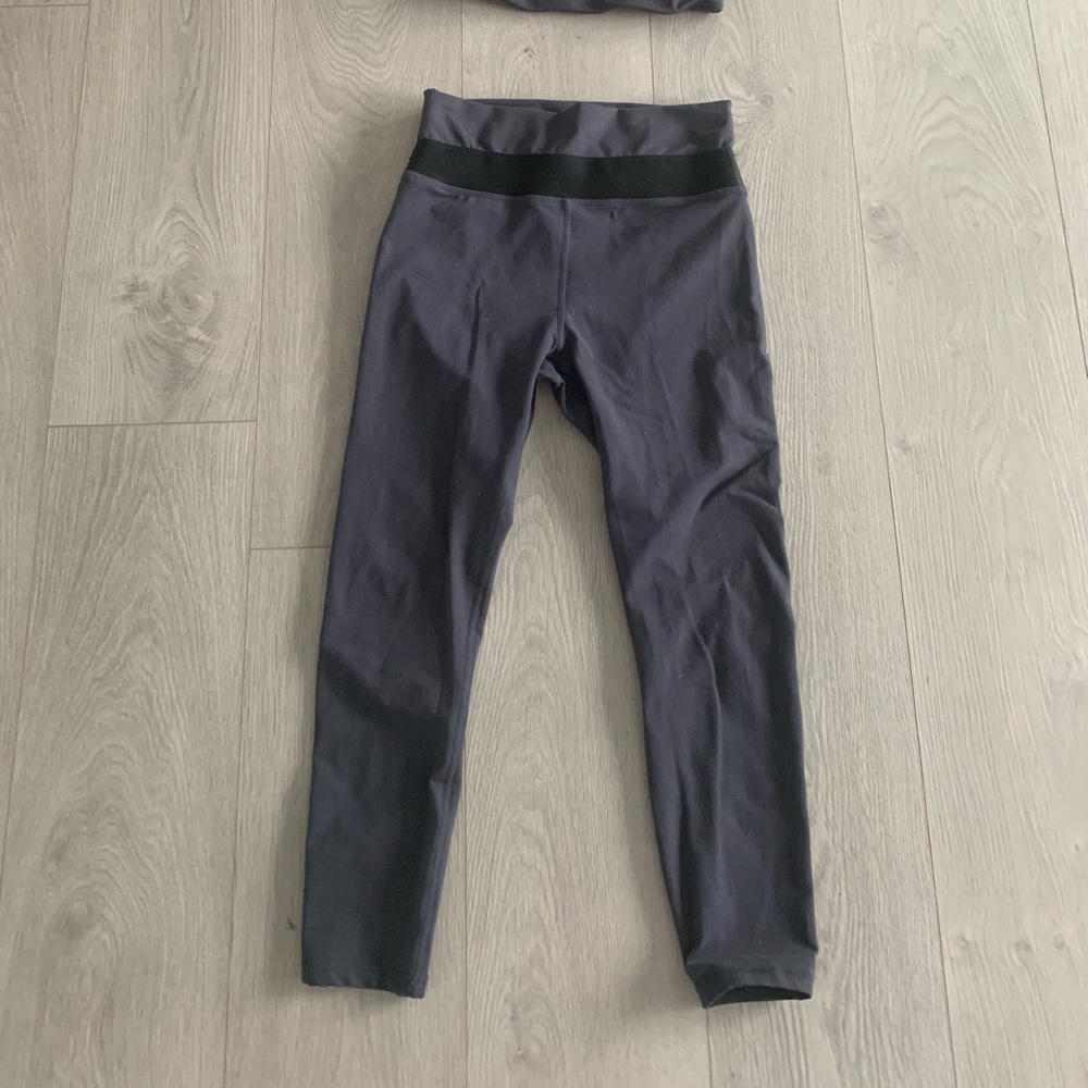 Fabletics gray capri